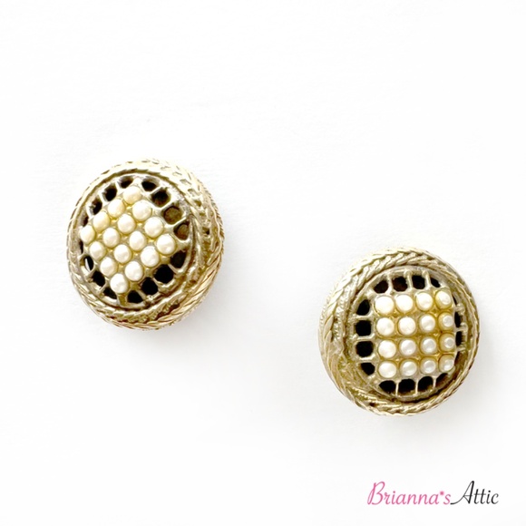 IL GIOIELLO Vintage Mid century Gold tone white Pearl large clip on Earrings - Picture 3 of 7